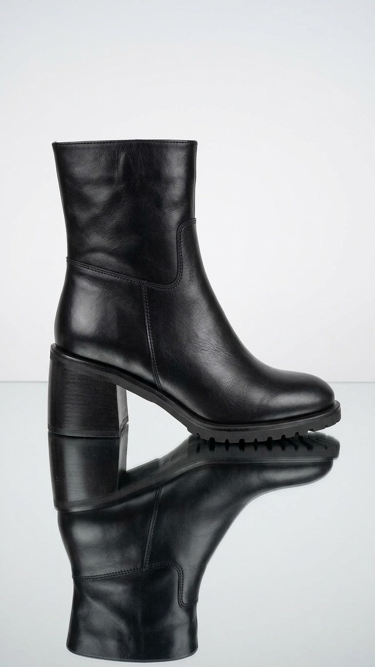 Tronchetto Pelle Nera Tacco 6cm e Carrarmato - Made in Italy
